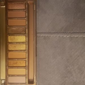 Urban Decay Naked Honey Eyeshadow Palette